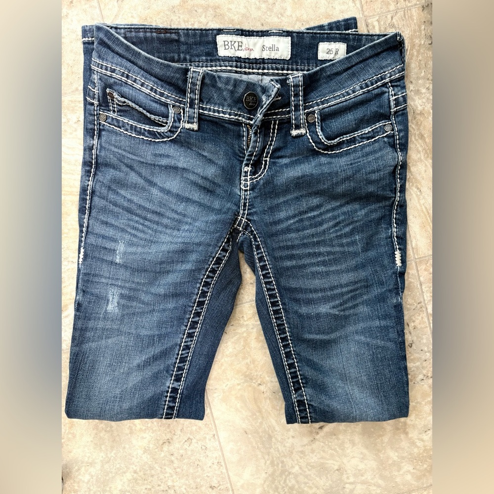 🟪2/$20 BKE Dark Blue Distressed Jeans
